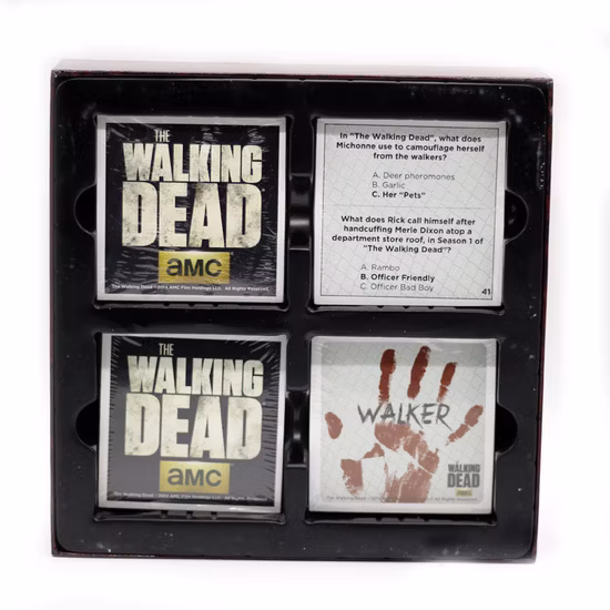 Gioco di carte dei tarocchi personalizzato Saluto in metallo Carta kraft Plastica PVC Poker Deck Carte da gioco commerciali all'ingrosso